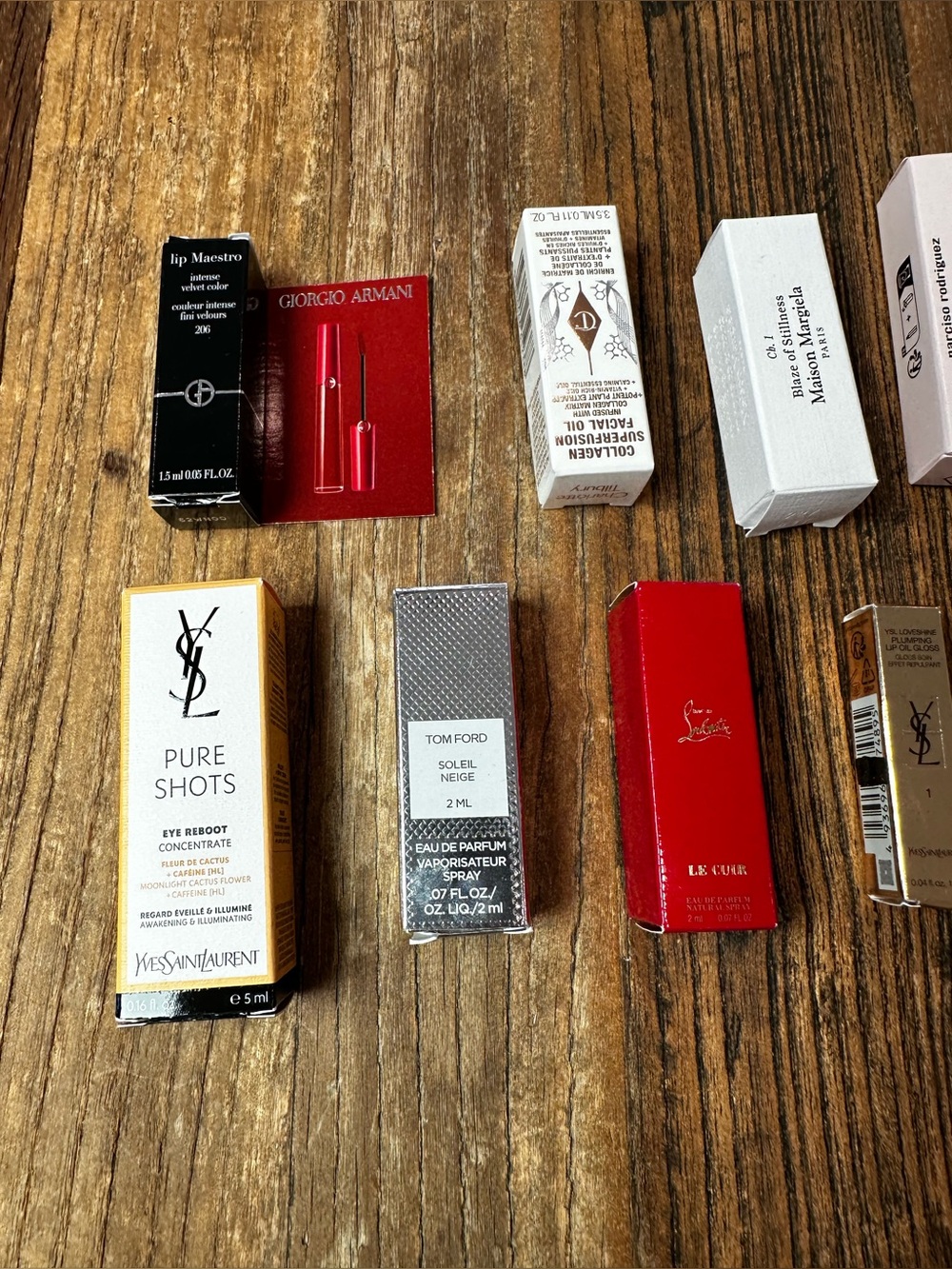 Gucci mascara and bunch of sample - - Picture 2 of 4